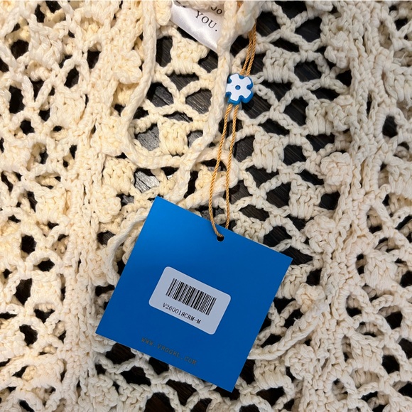 NEW VRG GRL Palm Canyon Crochet Halter Top Cream Size Medium - Picture 6 of 6